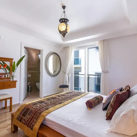 Sofia Ada Villa *